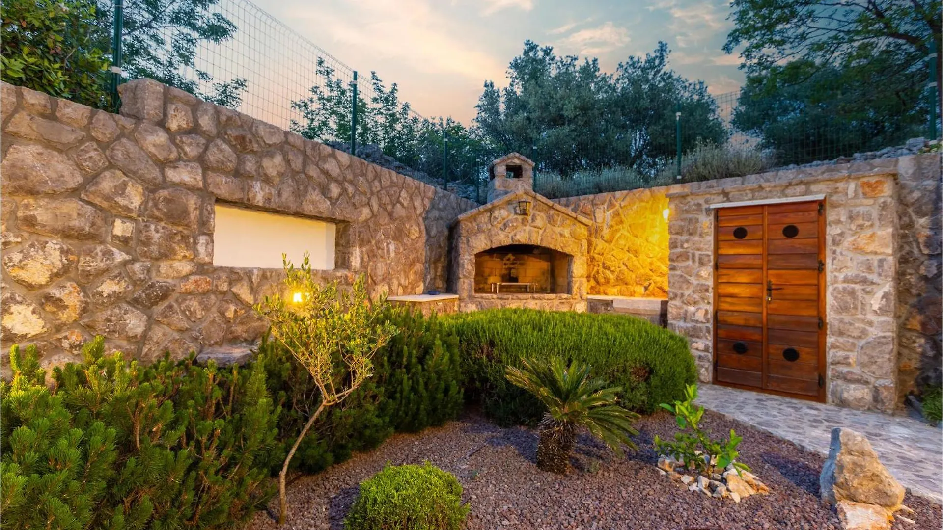 3 Bedroom Cozy Home In Krk Krk Town