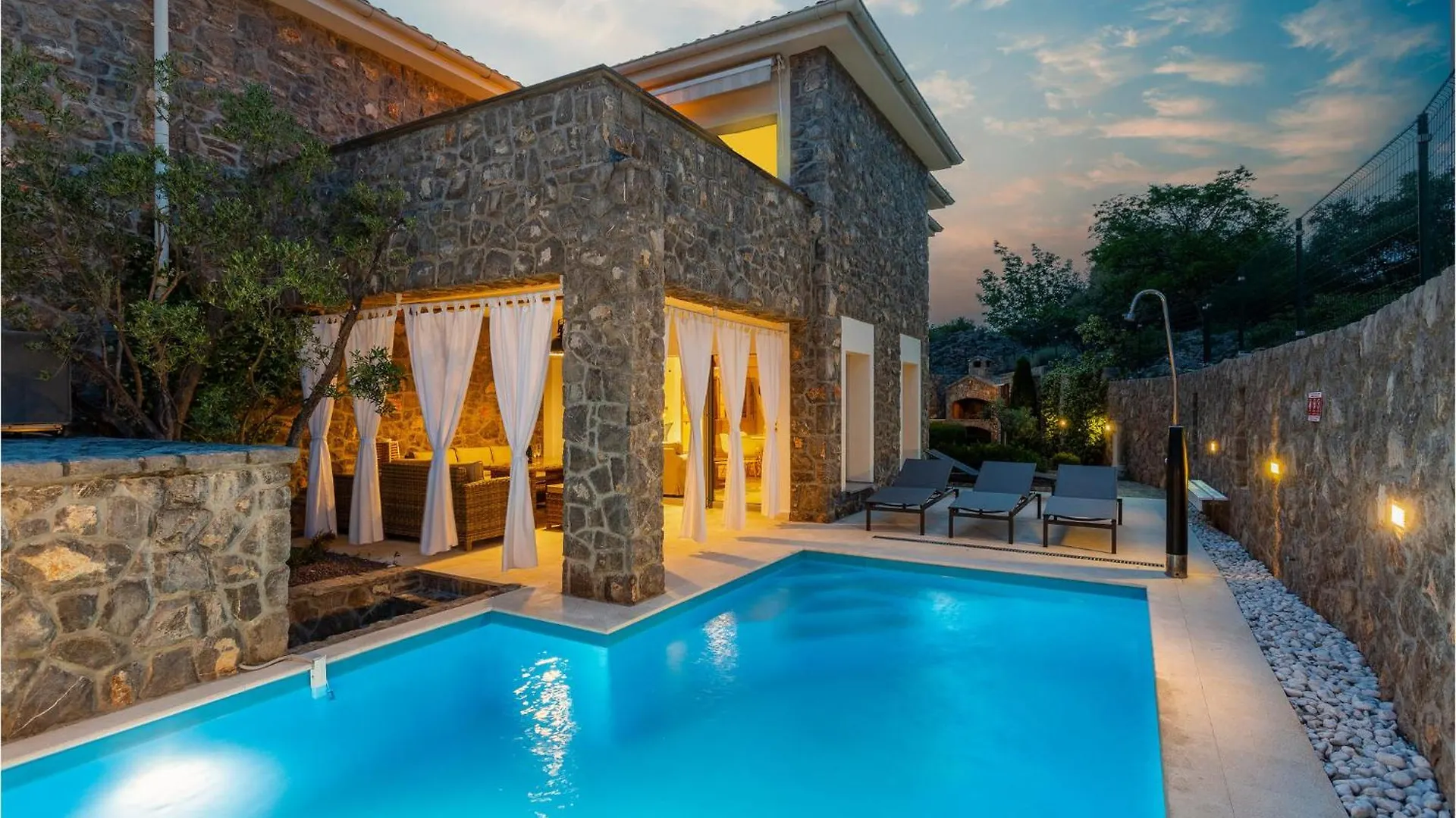 3 Bedroom Cozy Home In Krk Krk Town